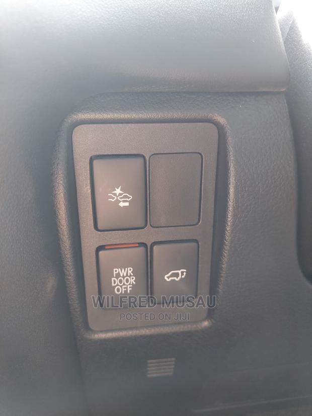 Lexus LX 2017 White - thumbnail 8
