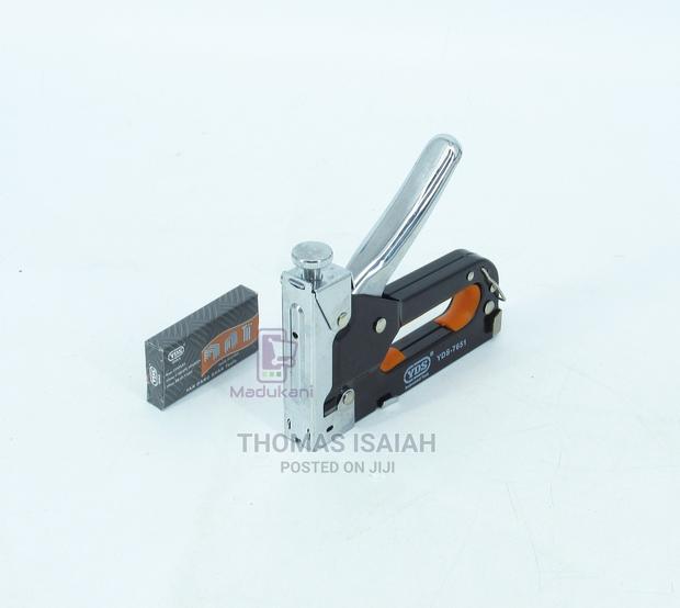 YDS Heavy Duty 3 Way Staple Gun Stapler With Staples - thumbnail 4