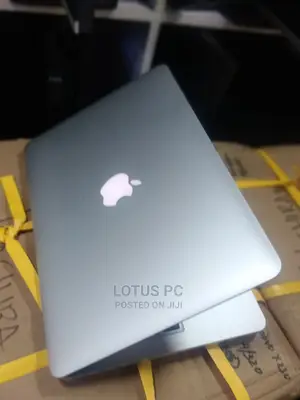 Laptop Apple MacBook Pro 2015 8GB Intel Core I5 SSD 256GB