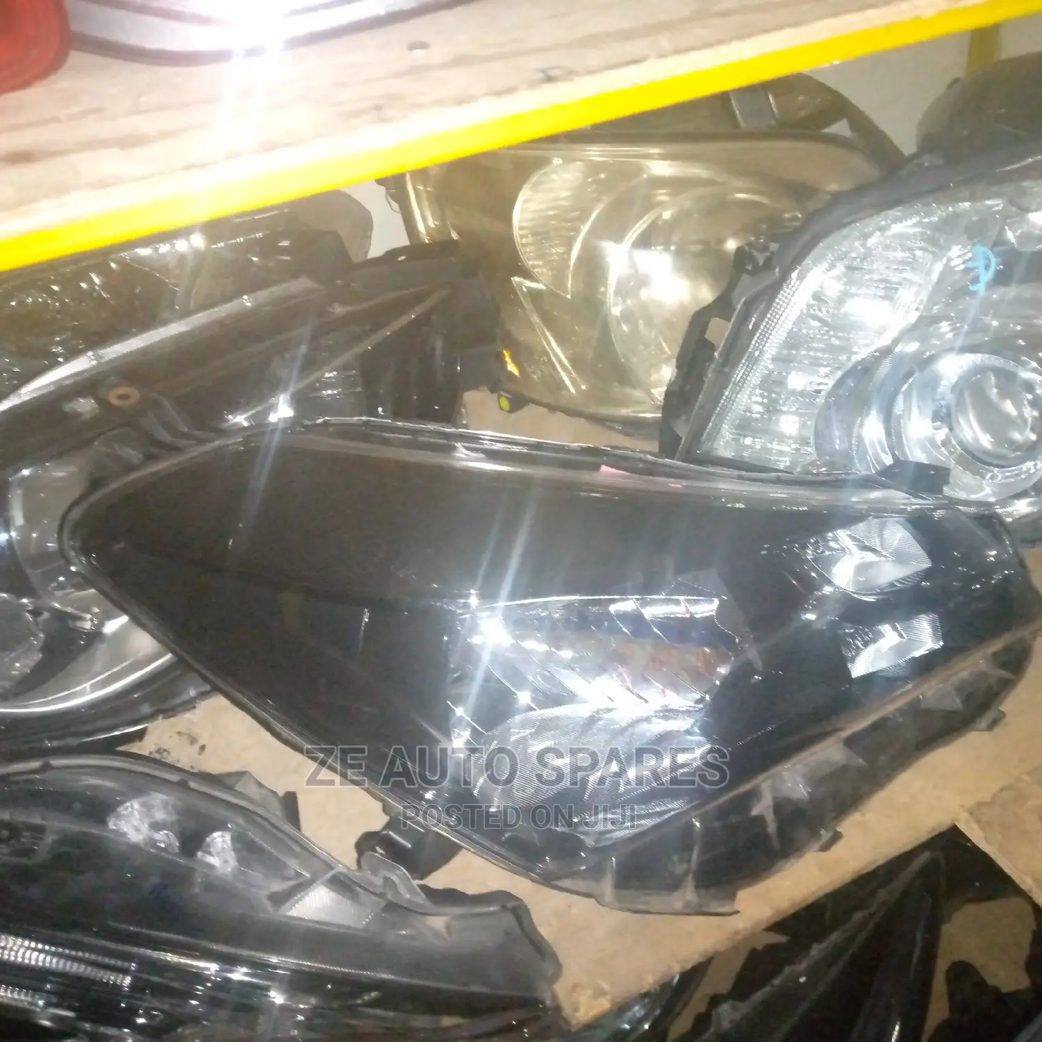 Vitz Headlight 2015 Non Xenon