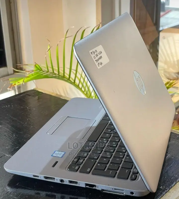 Laptop HP EliteBook 820 G3 4GB Intel Core I5 HDD 500GB