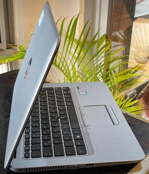 Laptop HP EliteBook 820 G3 4GB Intel Core I5 HDD 500GB