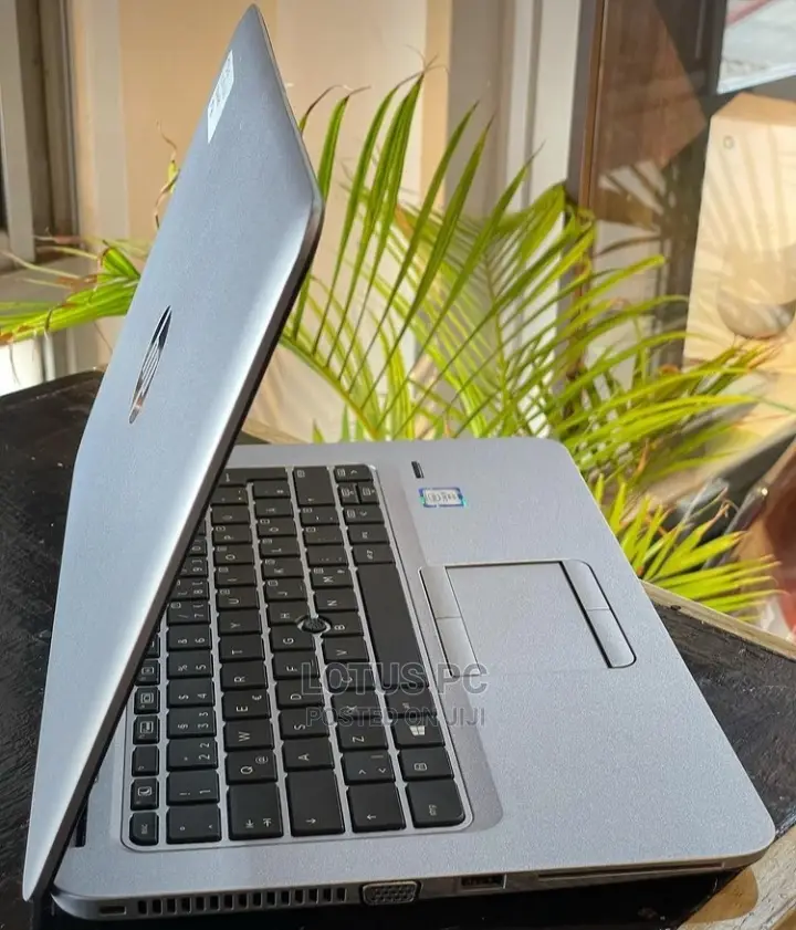 Laptop HP EliteBook 820 G3 4GB Intel Core I5 HDD 500GB