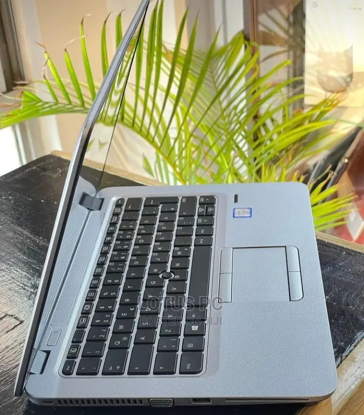Laptop HP EliteBook 820 G3 4GB Intel Core I5 HDD 500GB