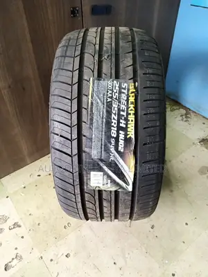 255/35r18 Blackhawk 94Y