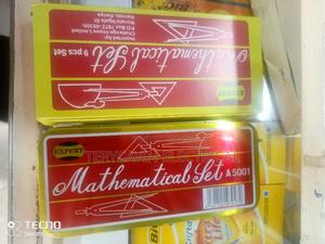 Available Geometric Set - main view