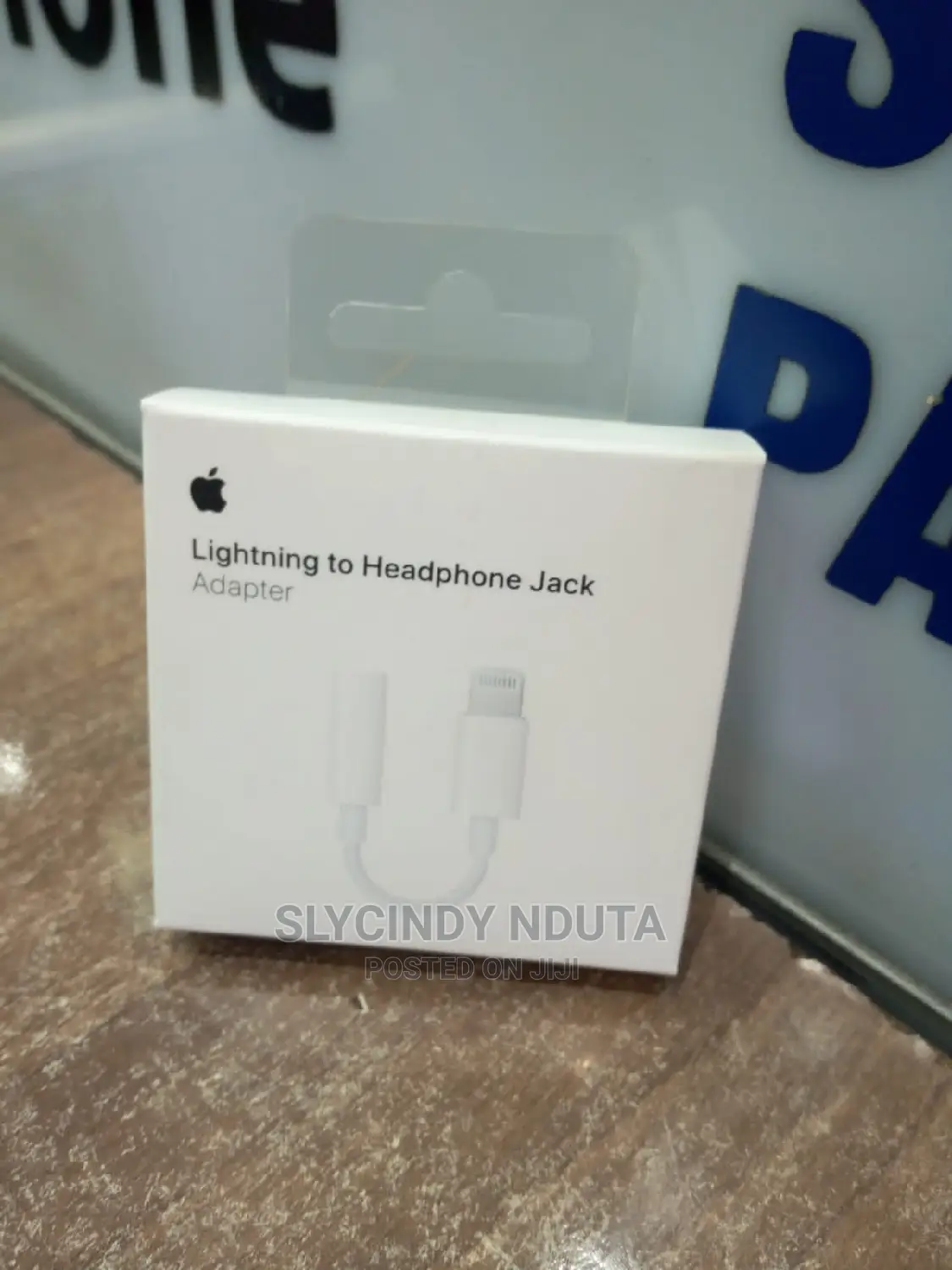 Apple Lightning to Headphones Jack Adapter