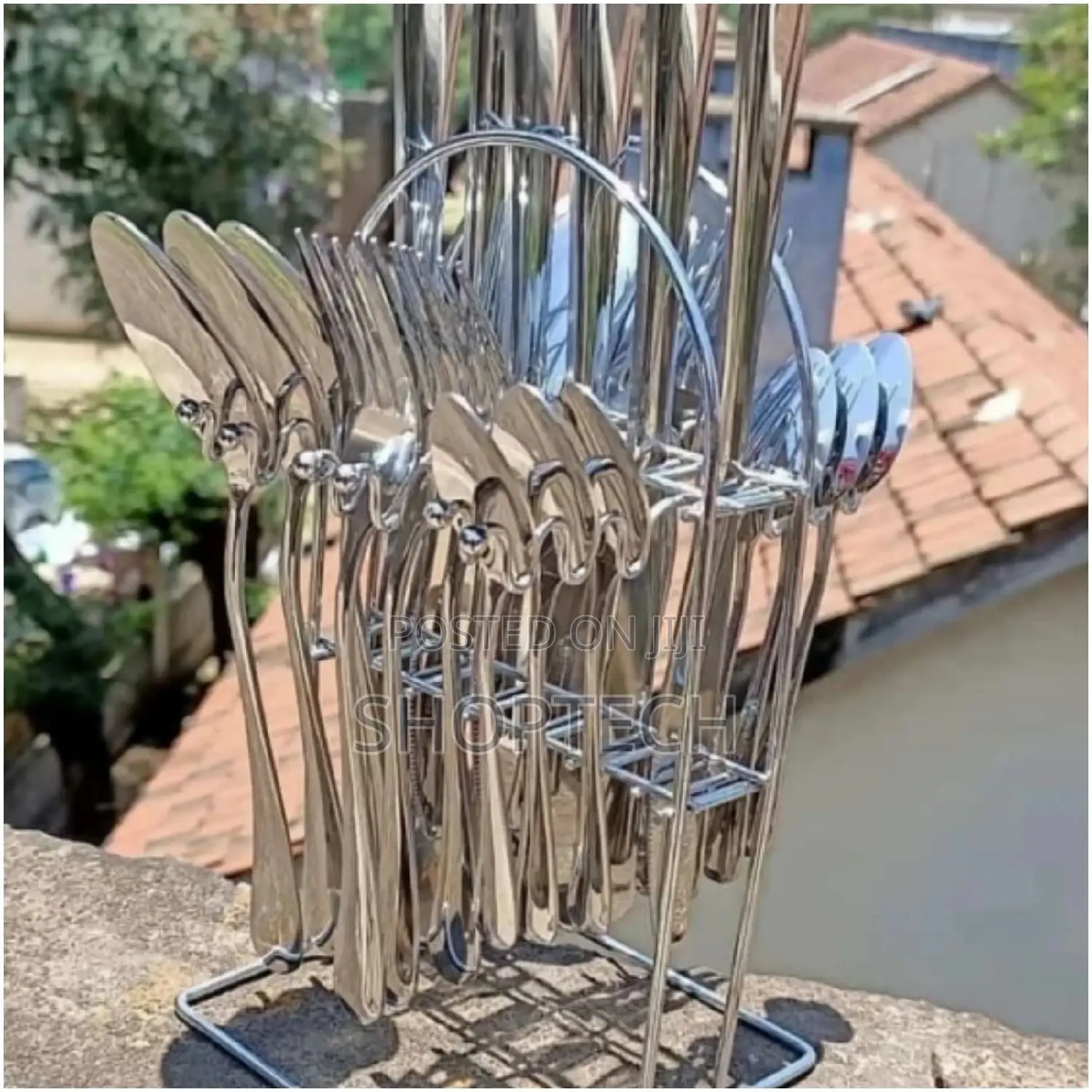 24 Pieces Cutlery Set.