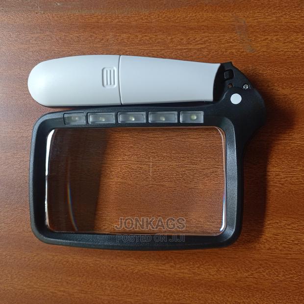 Rectangular Magnifying Glass - main view