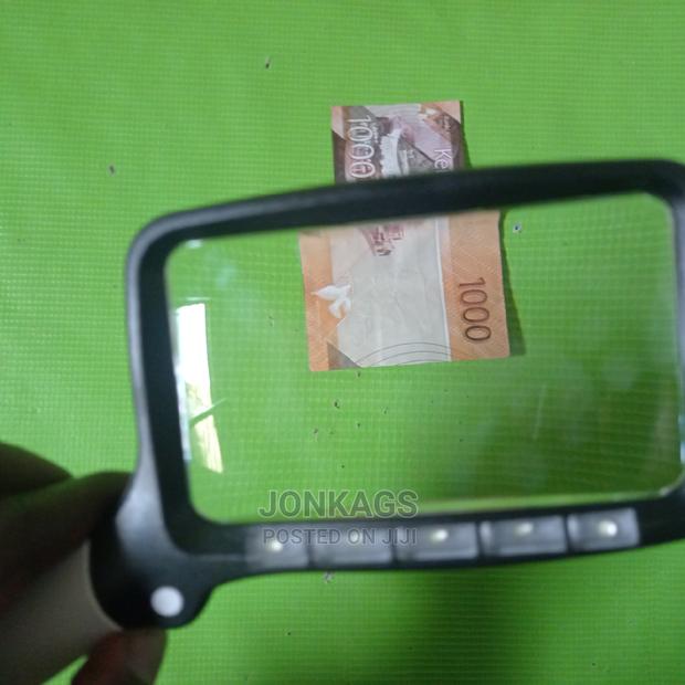 Acrylic Magnifying Rectangular Glass - thumbnail 5