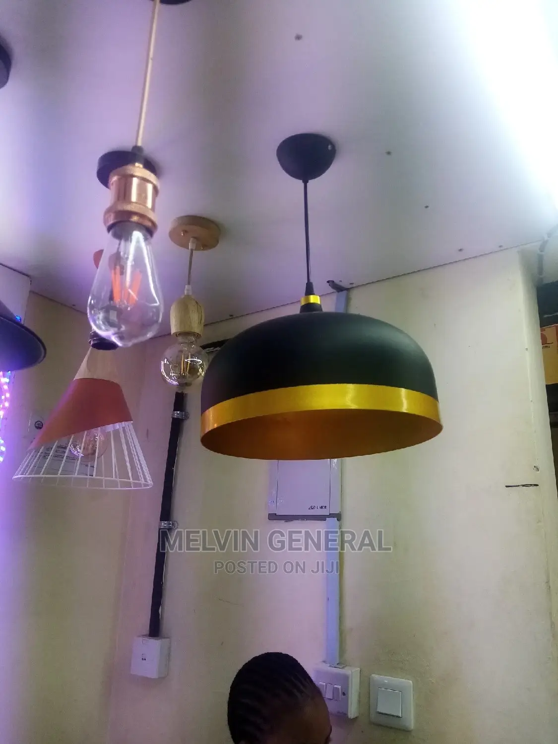 Black Hanging Holder