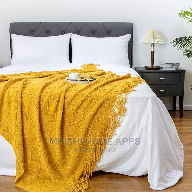 Knitted Throw Blankets - thumbnail 4