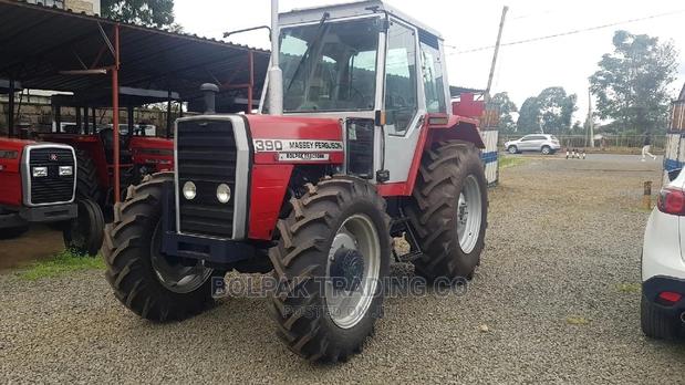 Massey Ferguson Tractor - thumbnail 2