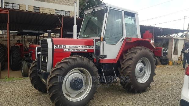 Massey Ferguson Tractor - thumbnail 3