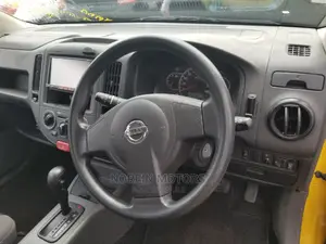 Nissan Advan 2015 Yellow
