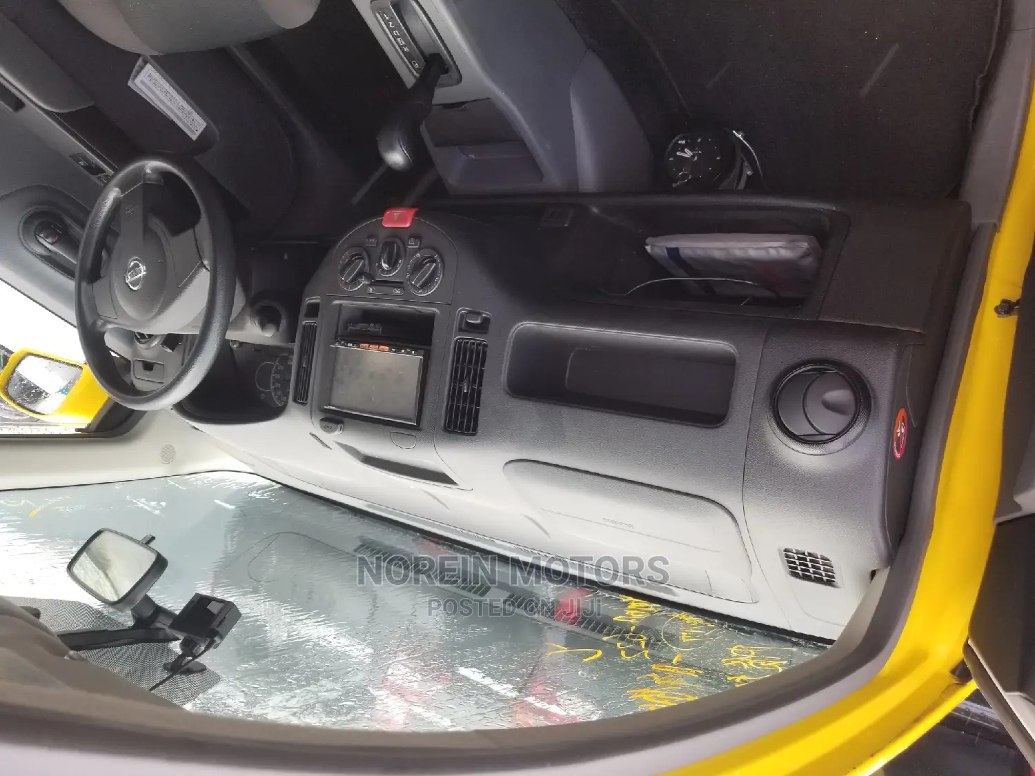 Nissan Advan 2015 Yellow