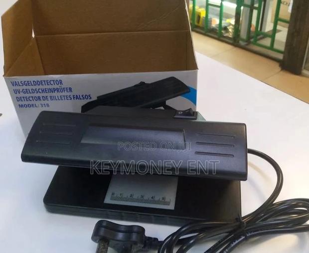 Counterfeit Money Detector UV Ultraviolet Light (Model 318)