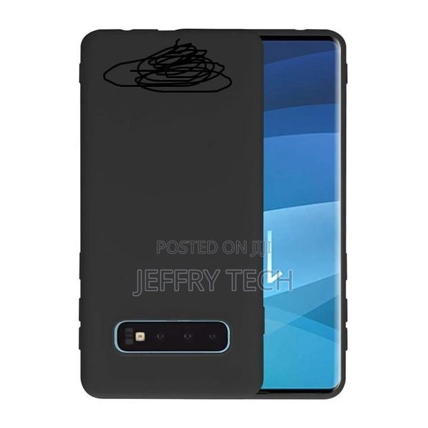 Black Silicon Case for Samsung Galaxy S10 - thumbnail 2