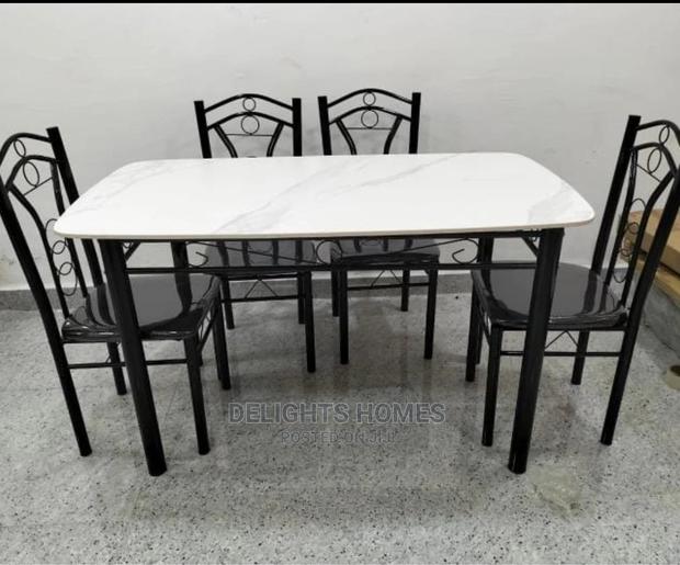 Pure Marble Dining Tables