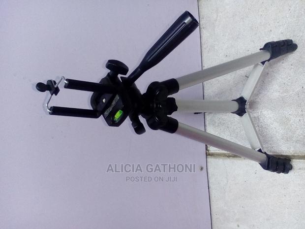 Tripod Stand - thumbnail 2