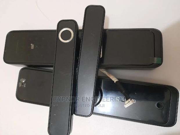 Airbnb Fingerprint And Cards Smart Lock - main view