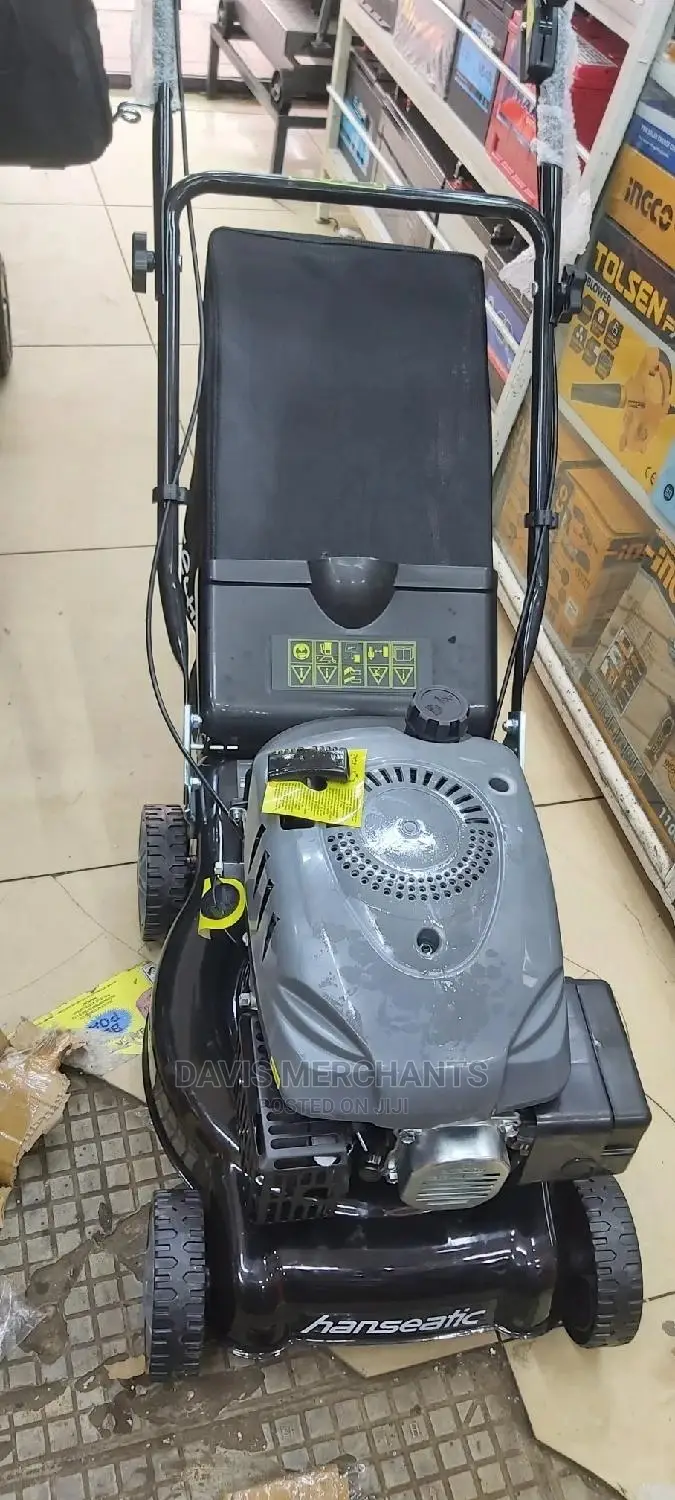 High Quality 4 Stroke Petrol Lawn Mower Designed in Germany