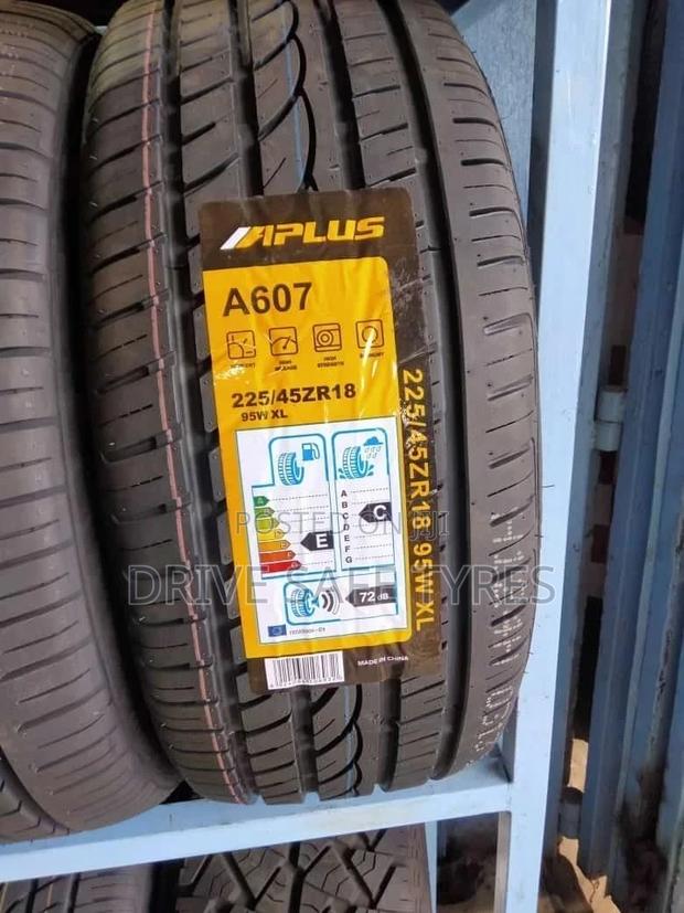225/45 R18 Aplus Tyre Nylon
