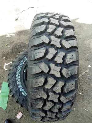 235/75r15 M/T Chengshan Tyres Made in China