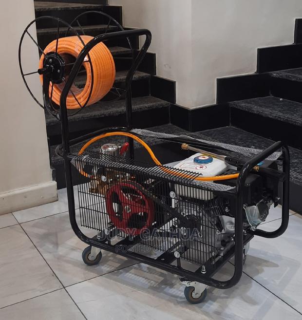 Sprayer With Engine - main view