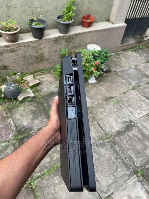 Chipped,10 Games , Slim Ps4 - thumbnail 2