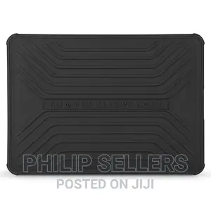 Voyage Bumper Sleeve - Macbook 13 "Sleeve - Black