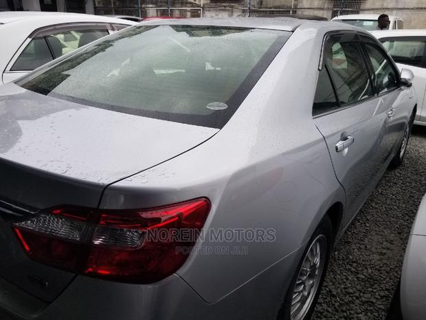 Toyota Camry 2015 Silver - thumbnail 4