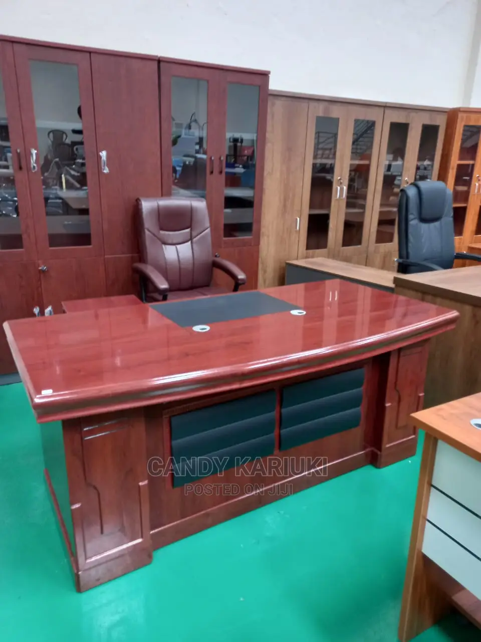 Executive 1.6m Office Desk With Side Cabinets