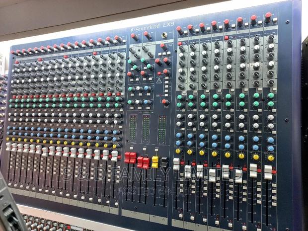 Soundcraft LX9 24 Channels Plain Mixer - main view