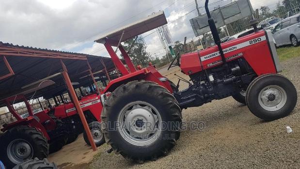 Massey , Ferguson - thumbnail 4