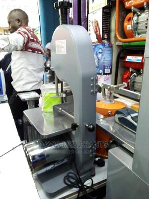 Bone Saw Cutting - thumbnail 2