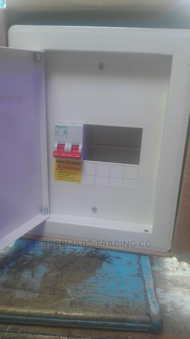 Scheneider Consumer Unit 4 Way - thumbnail 3