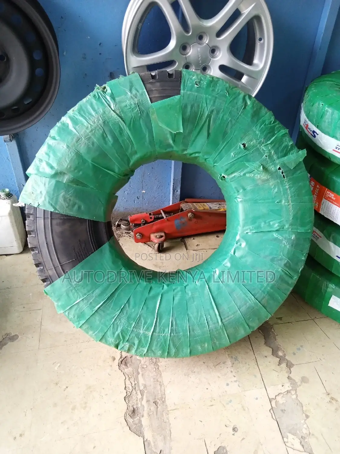 8.25R16 Sportrak Tire