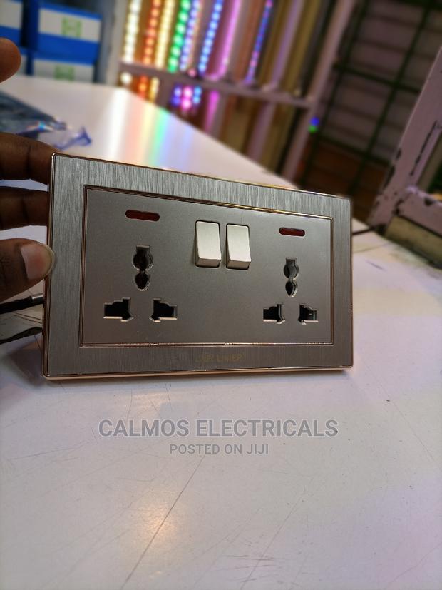 Gold Twin Sockets
