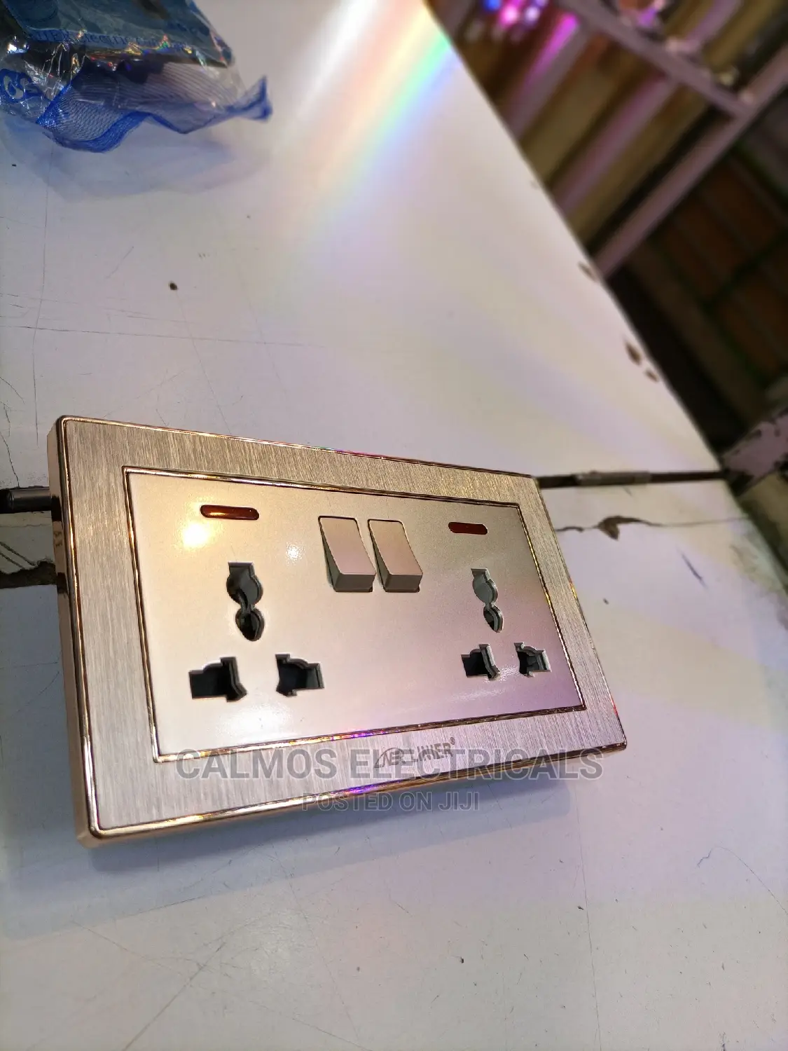 Gold Twin Sockets