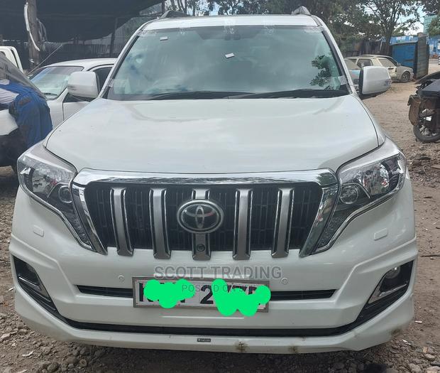 Prado 150 Front Windscreen - thumbnail 2