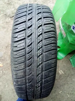 205/65r15 Kenda Klever Tyres Made in China