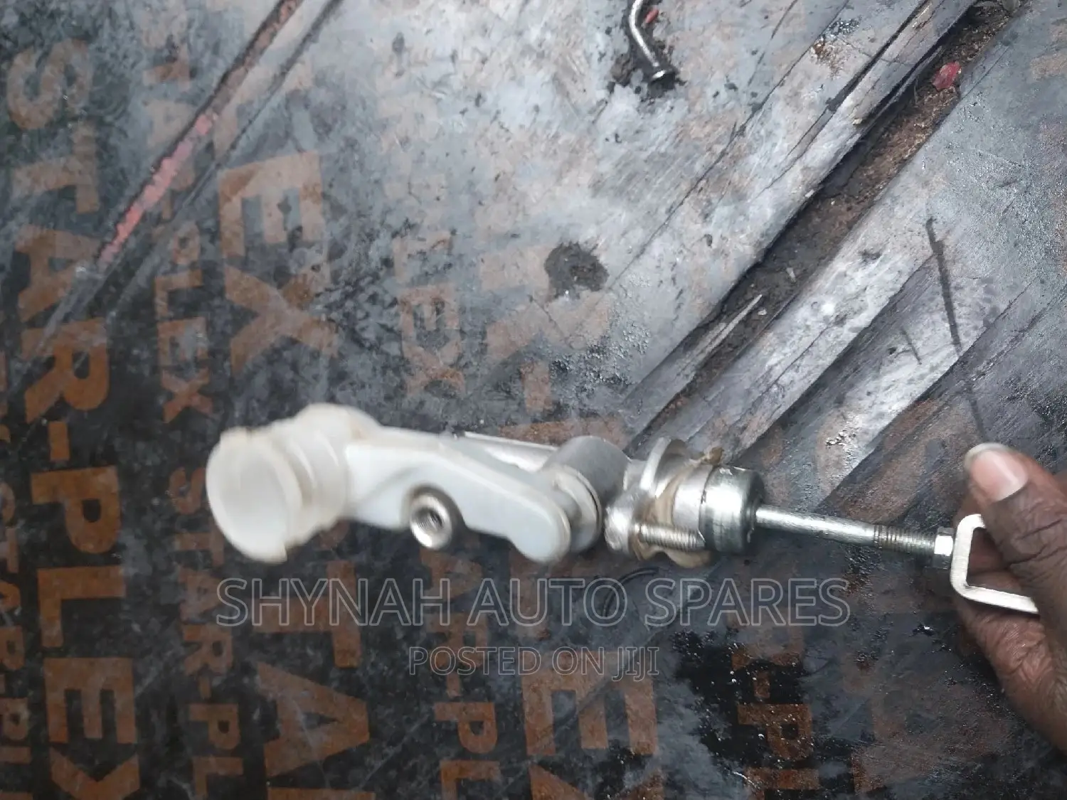 Clutch Cylinder Isuzu Dmax...Old Model