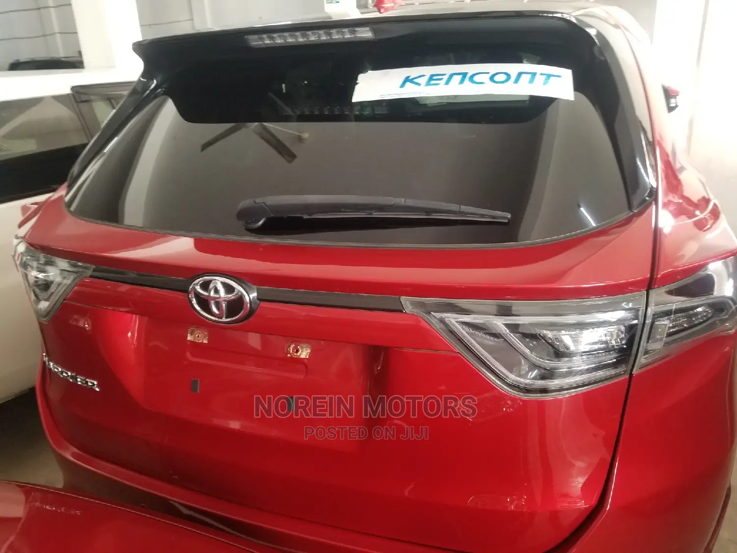 Toyota Harrier 2.0 4WD 2015 Red