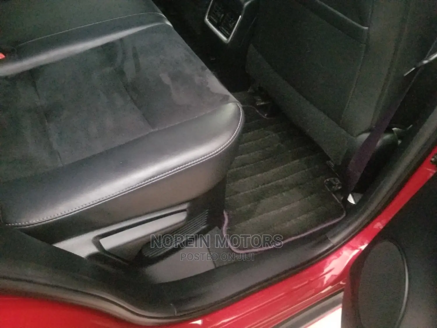 Toyota Harrier 2.0 4WD 2015 Red