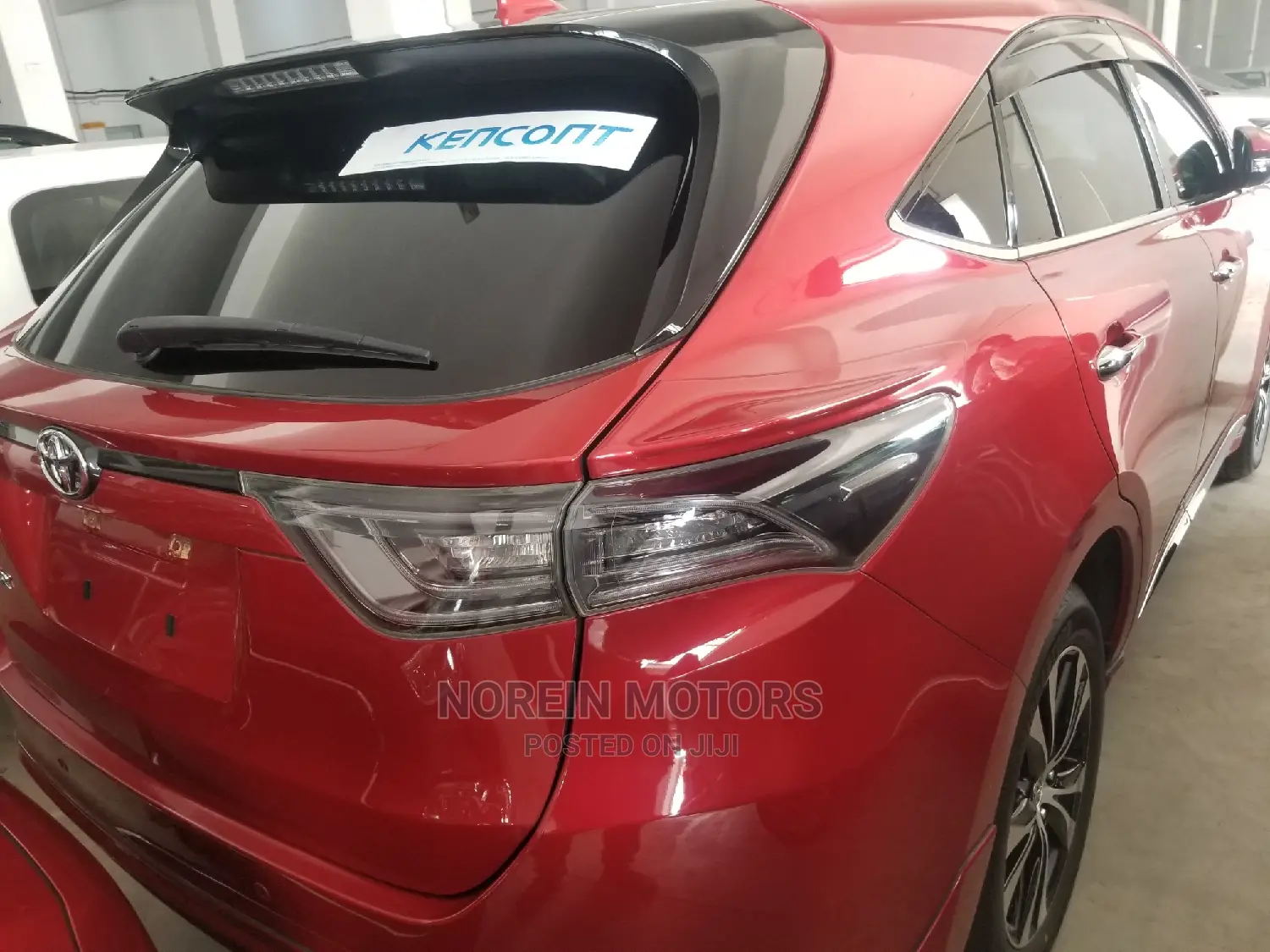 Toyota Harrier 2.0 4WD 2015 Red