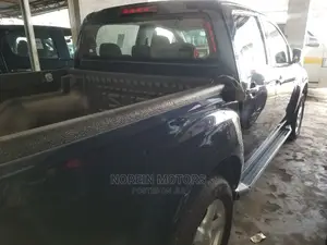 Isuzu D-Max 2015 Blue
