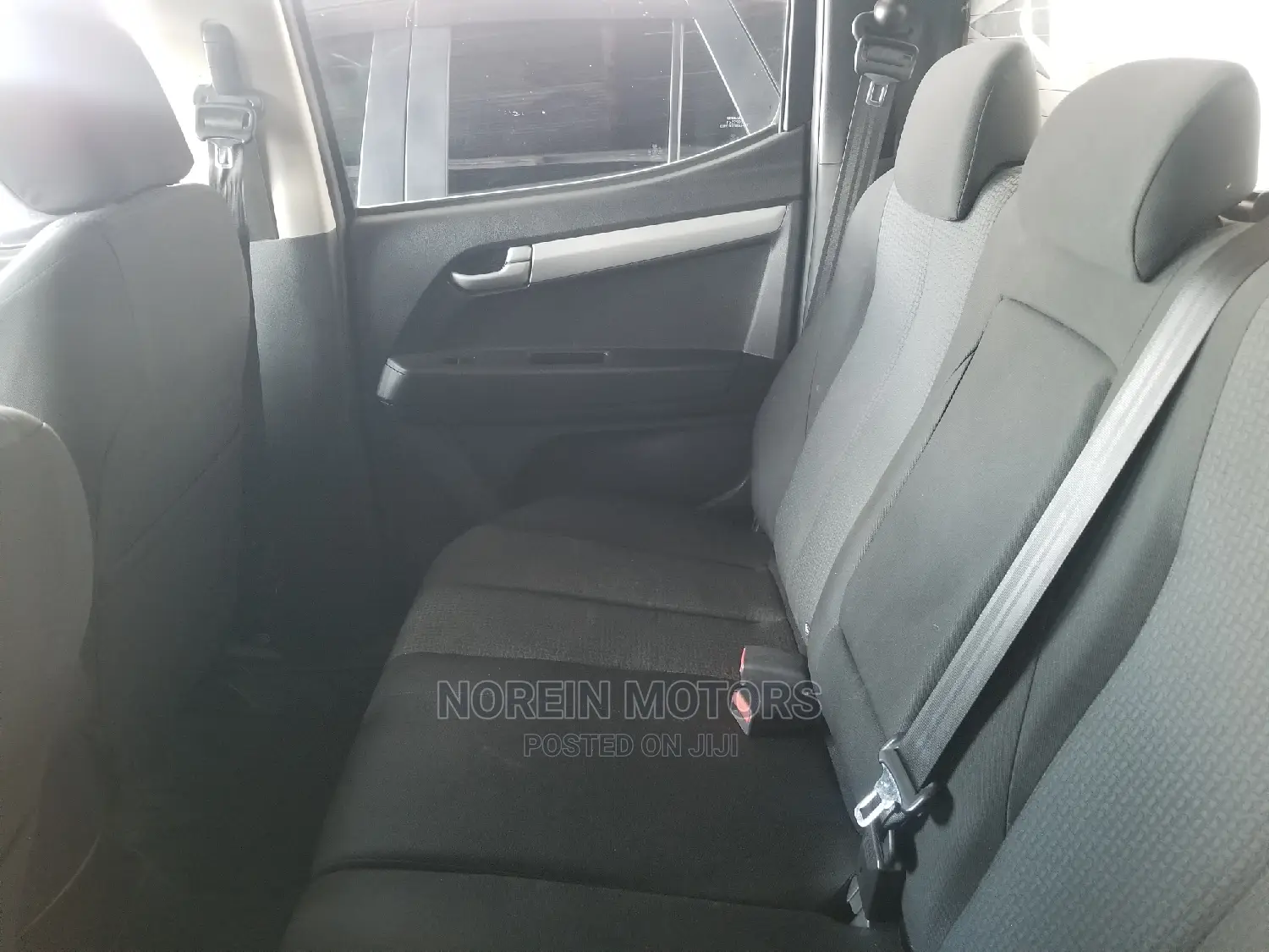 Isuzu D-Max 2015 Blue