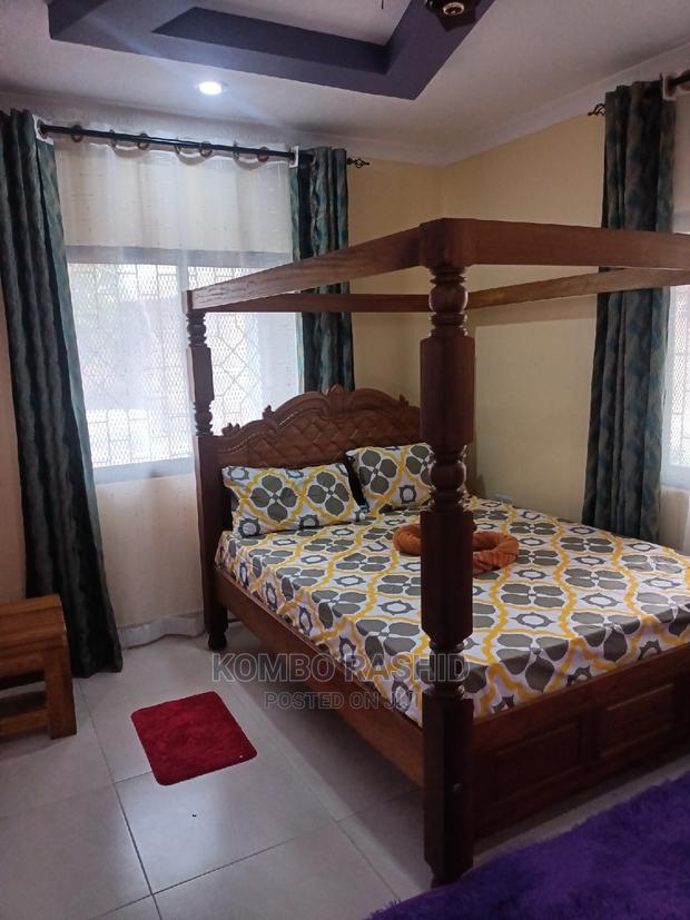 Airbnb to Let - main view