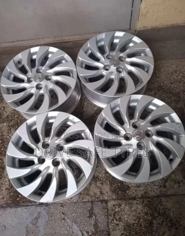 15 Inch Toyota Fielder ( Japan)